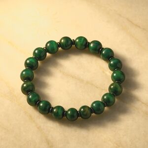 Polished Green Tigers Eye Beaded Stretch Bracelet with Marbled Effect